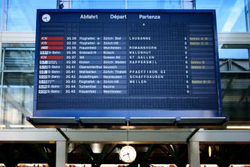 039 Bahnhof Winterthur - railway station departure board in Winterthur, Switzerland